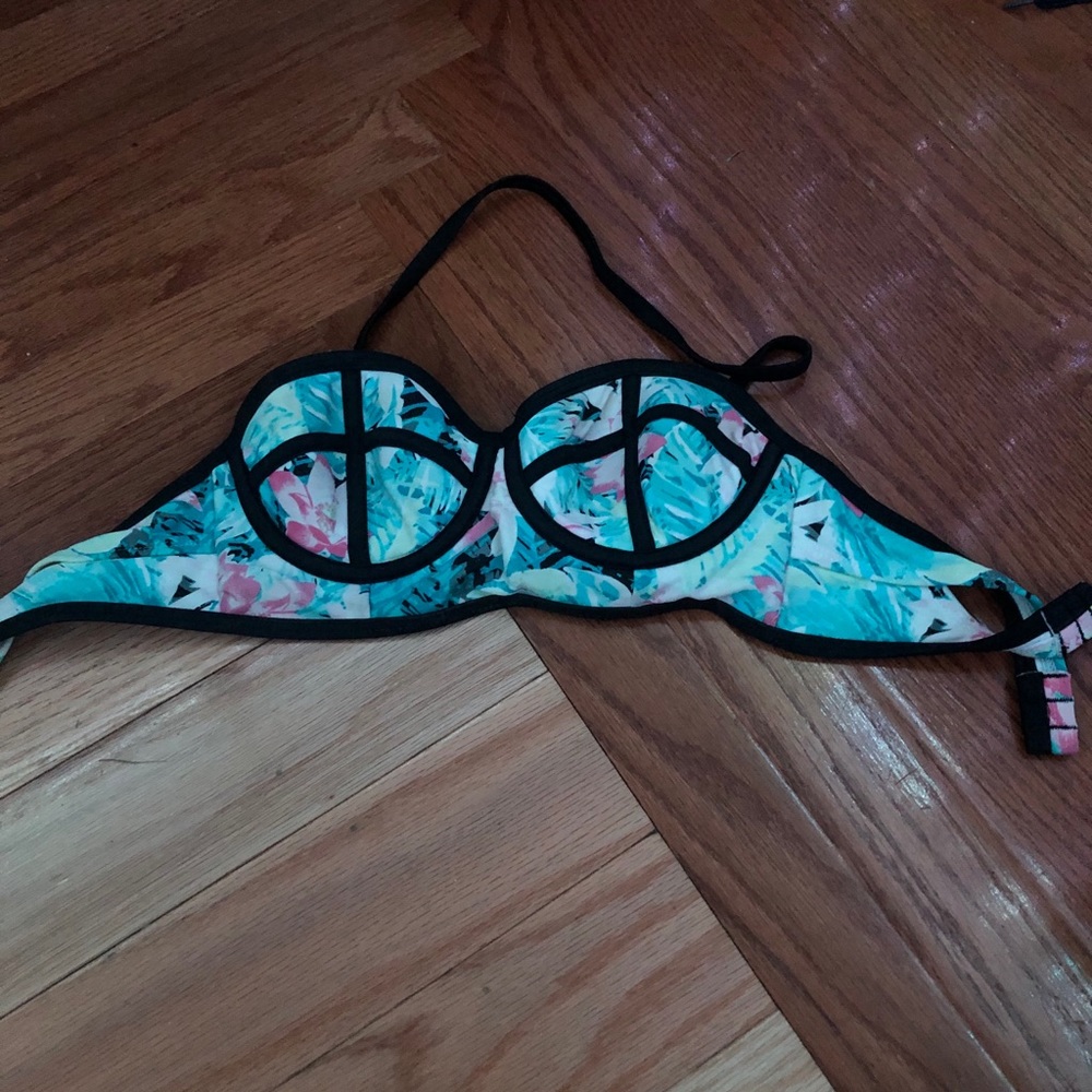 Bikini top